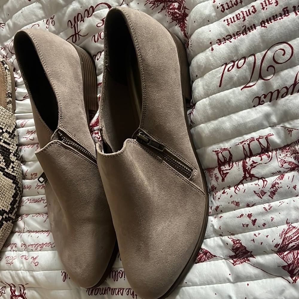 Size 12 tan worn once
